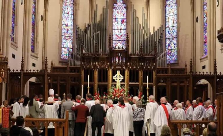 Catholic vs Episcopal
